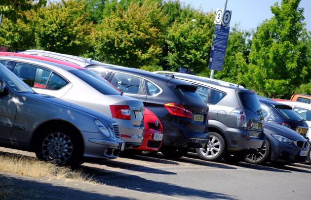 Cars parked at P&R