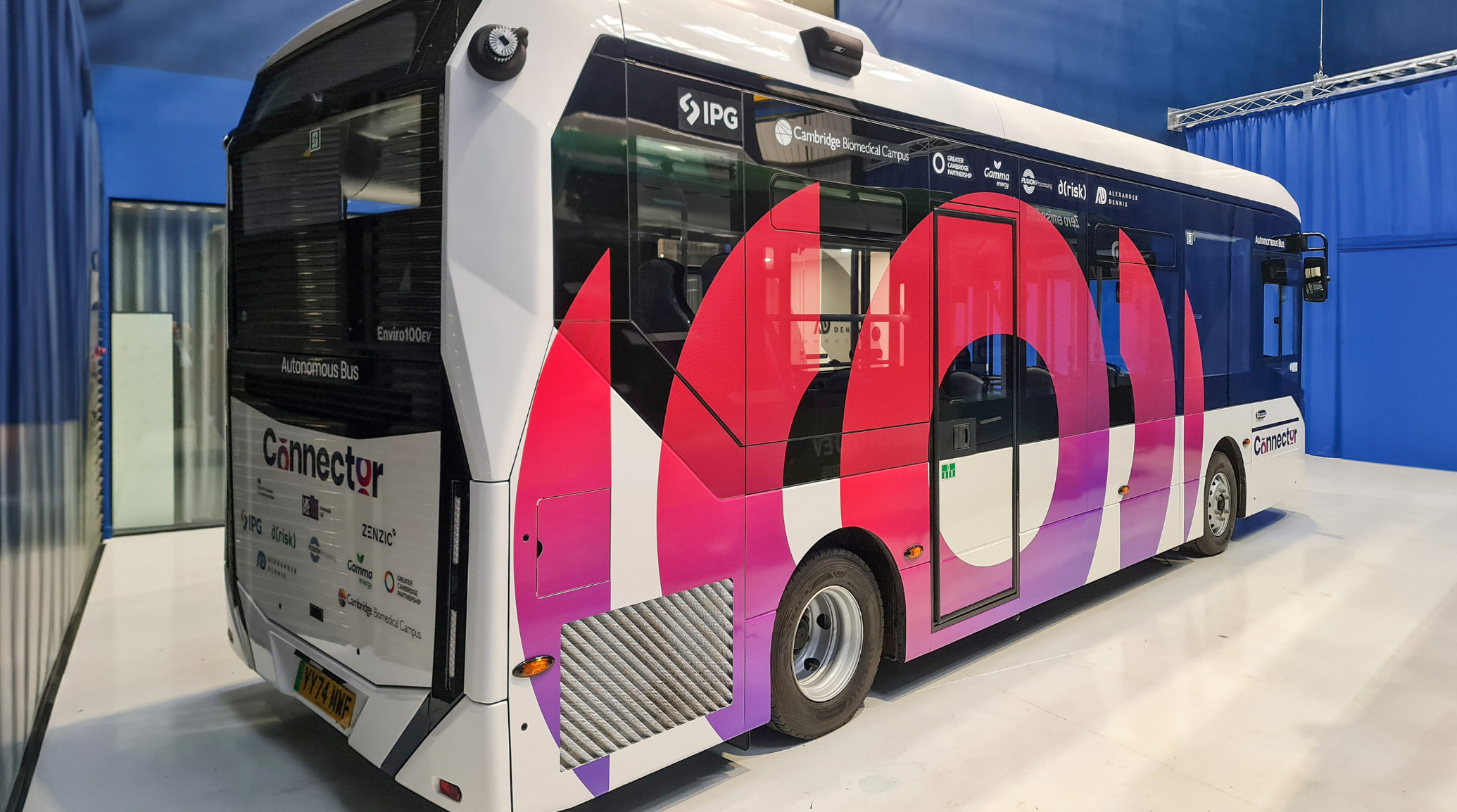 Connector bus