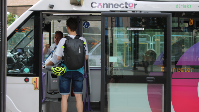 Passenger boarding connector