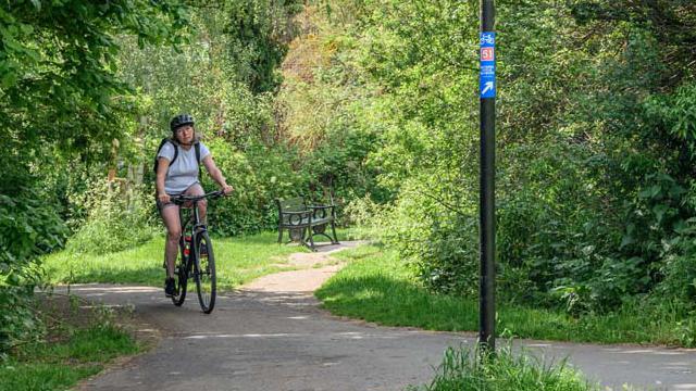 Ditton Meadows - Howard Rd - National Cycle Route 51 junction signs