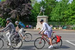 Hills Rd war memorial cyclist (2)